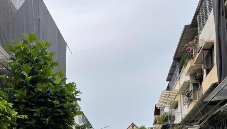 Cho thuê LÀM VP, Ở HỘ GĐ nhà LK phố Hoàng Văn Thái, DT 85m2-4 tầng-MT 5m - 5 ngủ - Giá 29 triệu